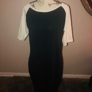 Lularoe baseball tee style
